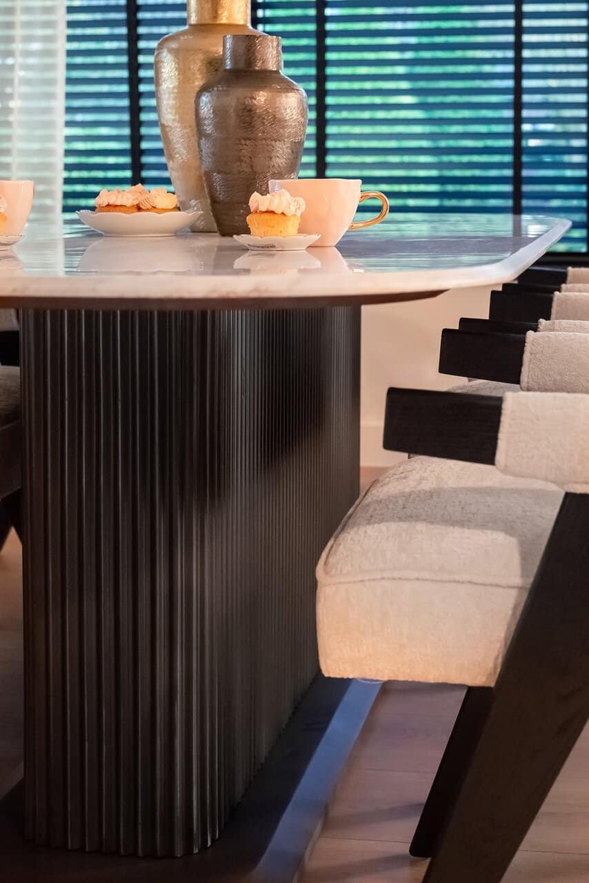 6849c525af59f-7772-s4705_white_chenille-va-0281-va-0282-setting-10-1